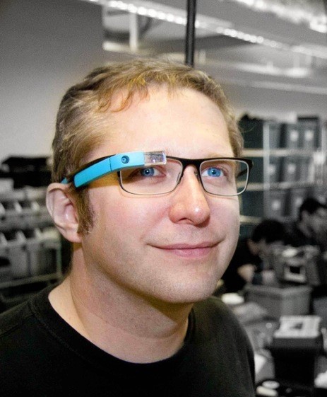 Man wearing smartglasses