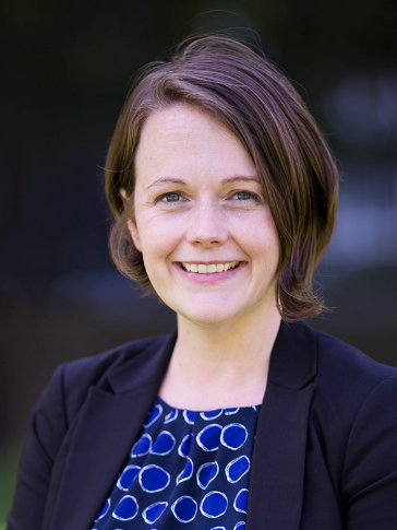 Headshot of Professor Lauren Ayton