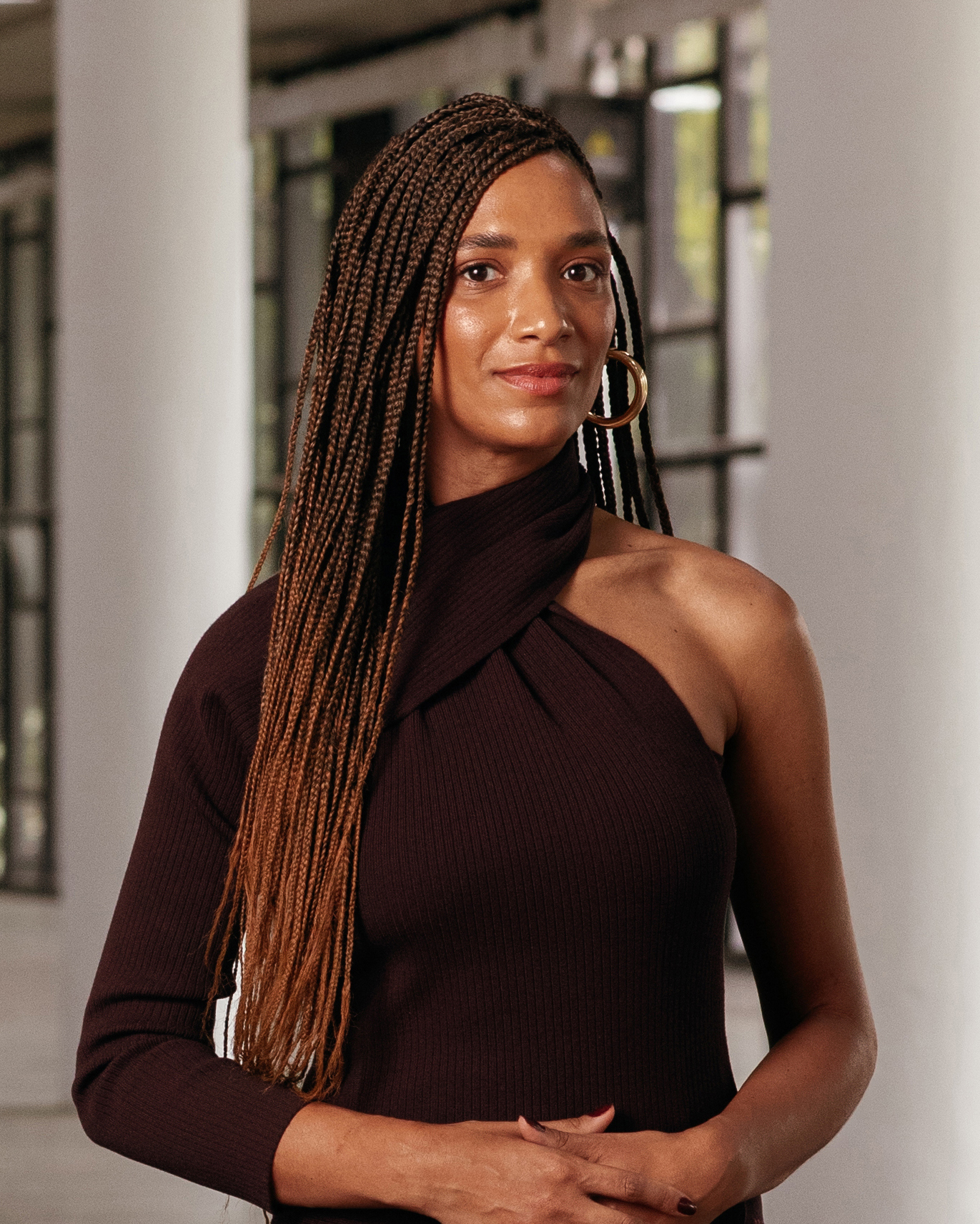 Portrait of curator Amanda Carneiro